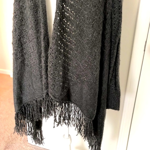 Long Sleeve Poncho/Cape-Like Charcoal Grey Cardigan Sweater - Large - Picture 7 of 13